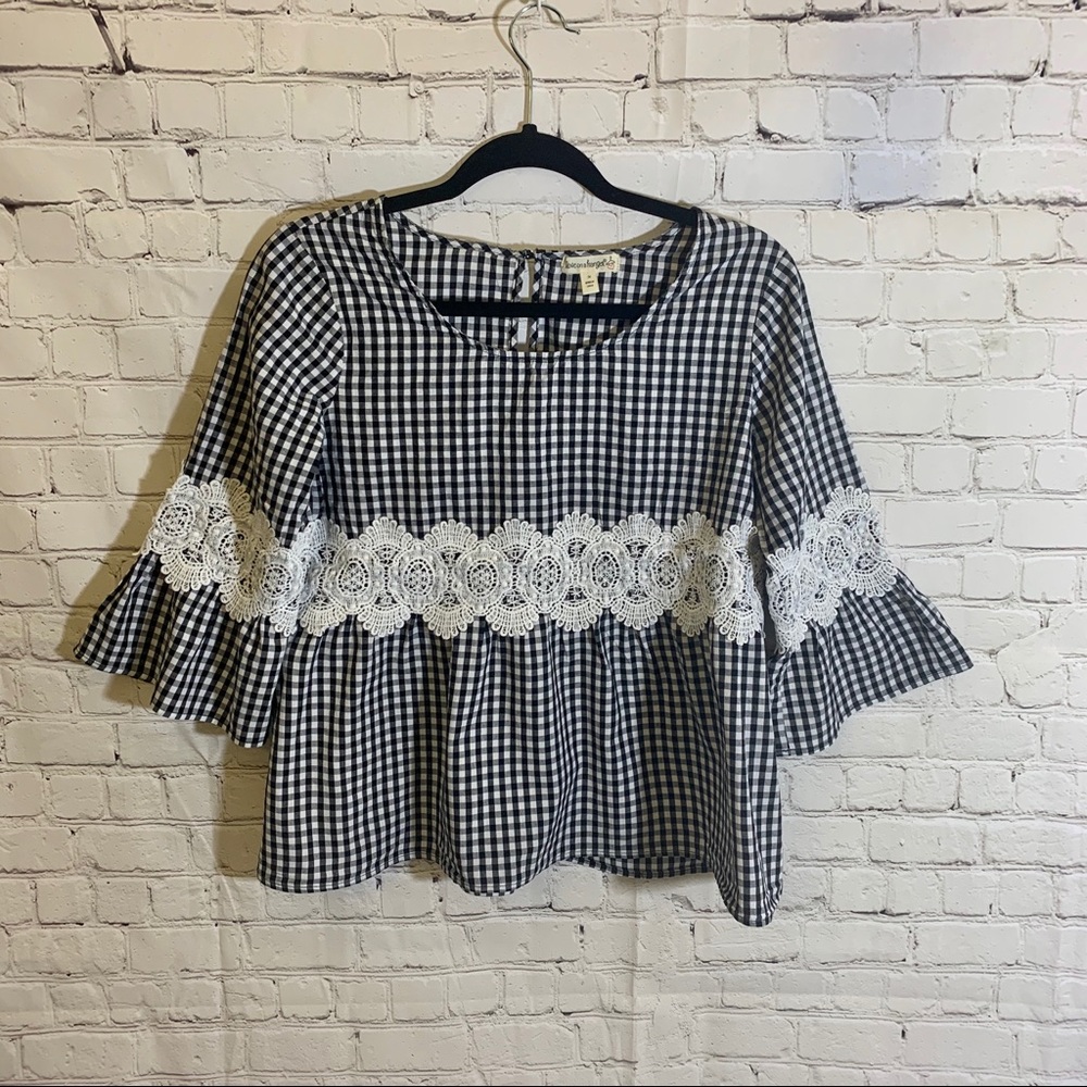 ❤️Love On A Hanger  Black & White Gingham Blouse